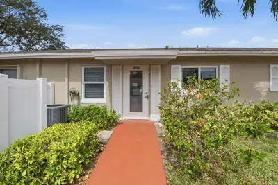 18829 Argosy Dr #B, Boca Raton: photo 1 of 27