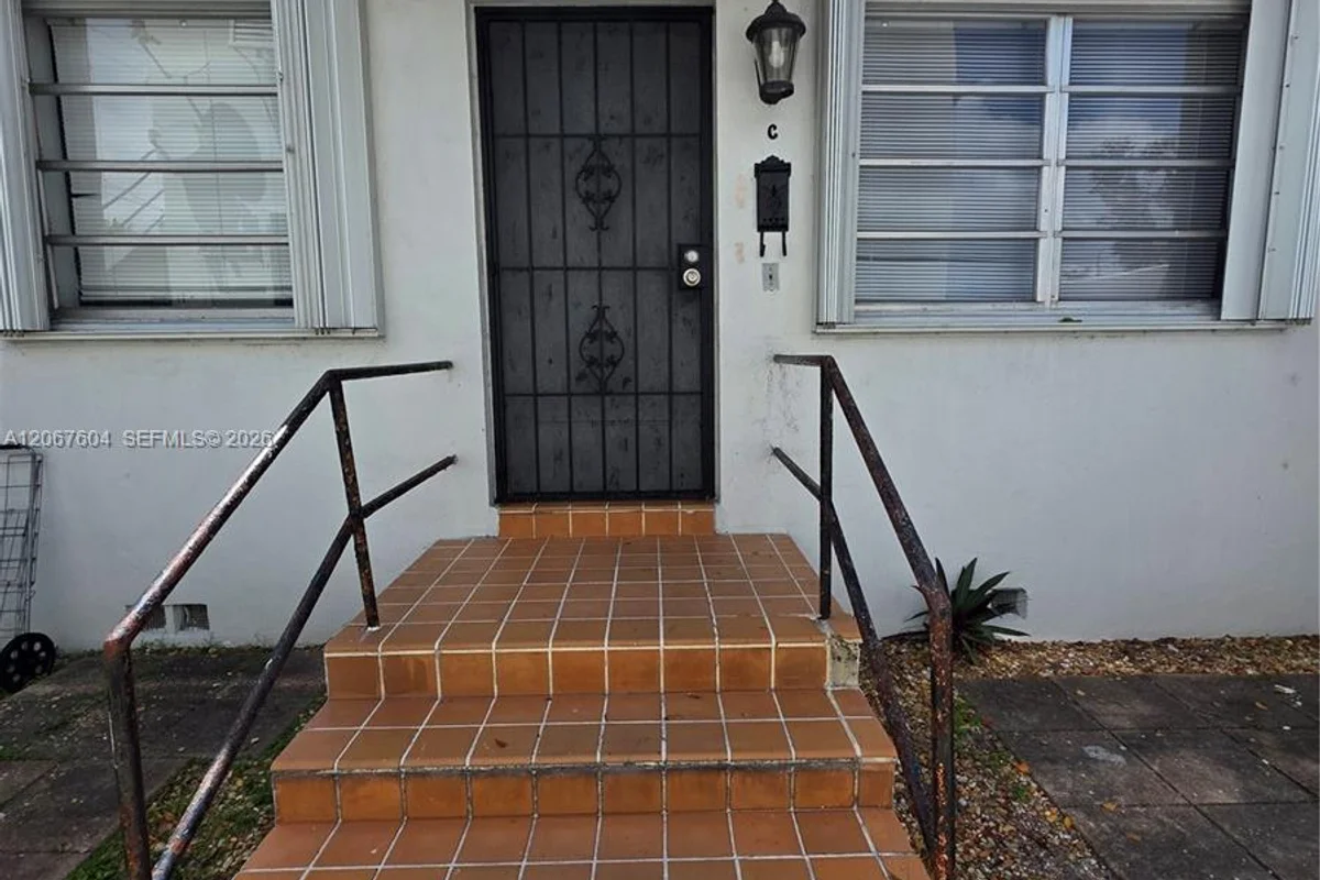 85 Esplanade Dr #C, Miami Springs: photo 1 of 7