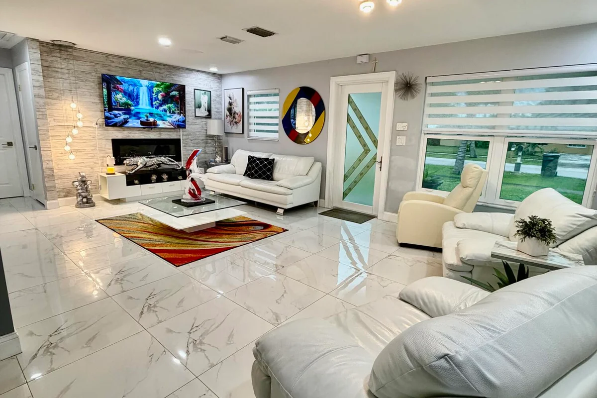 3407 Taconic Dr, West Palm Beach: photo 1 of 24