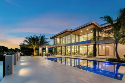 2400 Barcelona Dr, Fort Lauderdale: photo 1 of 54