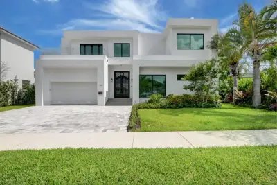120 Summa St, West Palm Beach: photo 1 of 17