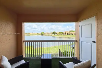 5200 NW 31st Ave #217, Fort Lauderdale: photo 1 of 36