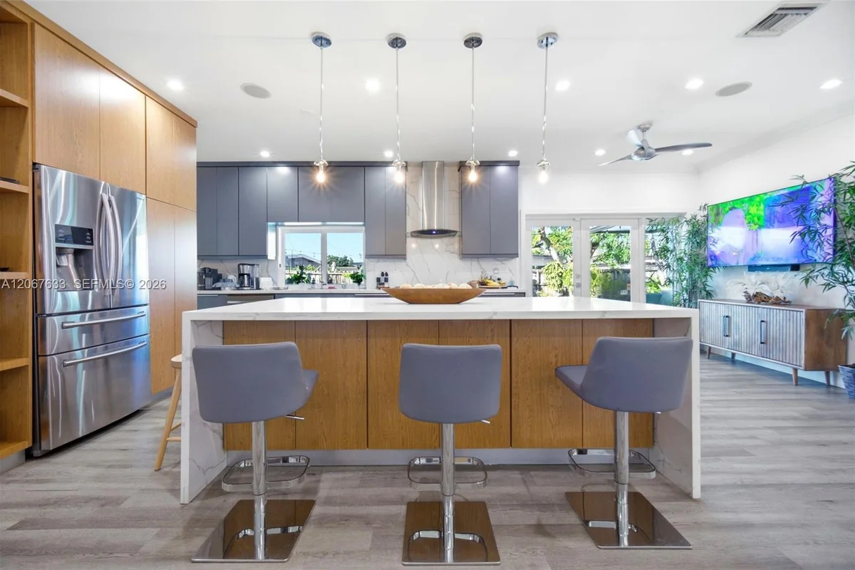 1871 NE 186th St, North Miami Beach: photo 1 of 42
