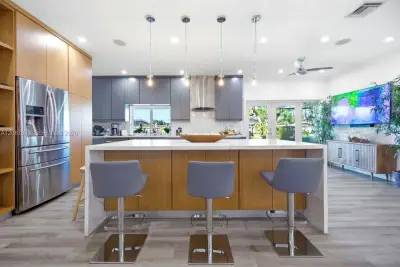 1871 NE 186th St, North Miami Beach: photo 1 of 42