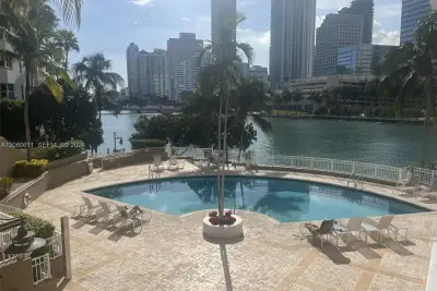 801 Brickell Key Blvd #2509, Miami: photo 1 of 20