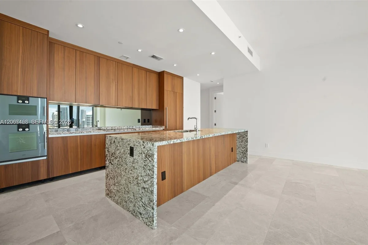 175 SE 25 Rd #2604, Miami: photo 1 of 36