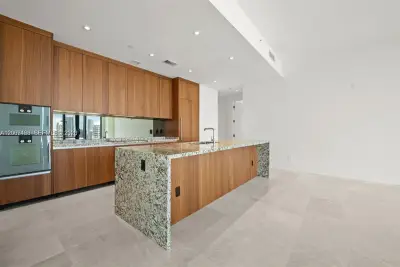 175 SE 25 Rd #2604, Miami: photo 1 of 36
