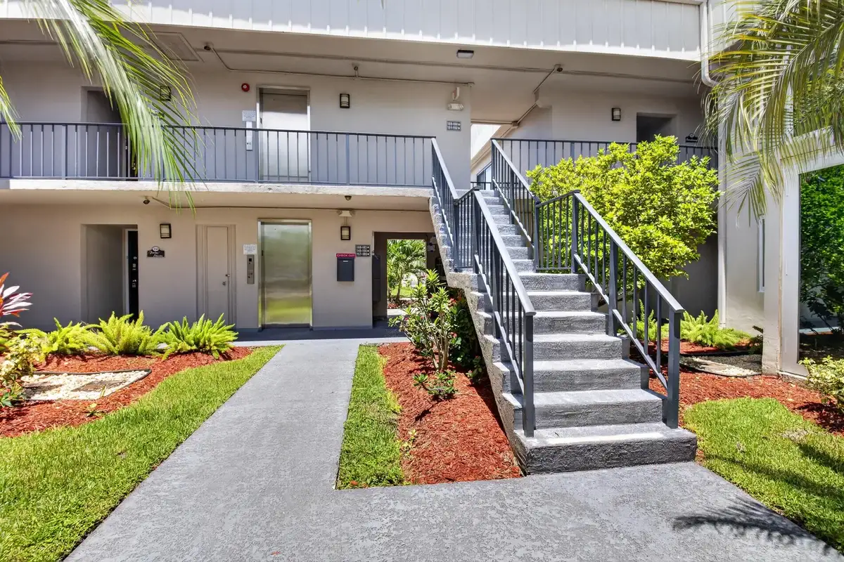 174 Capri D E, Delray Beach: photo 1 of 52
