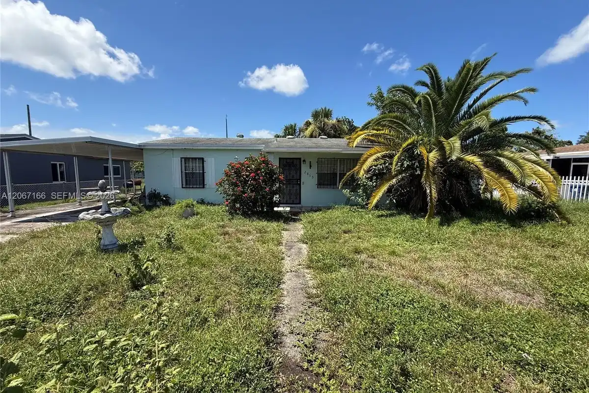 2855 NW 164th St, Miami Gardens: photo 1 of 4