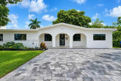 3431 NE 8th Ave, Oakland Park: photo 1 of 36