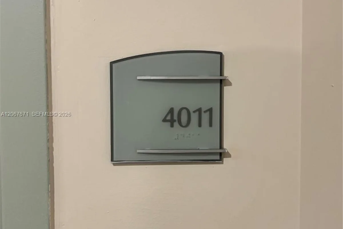 1900 N Bayshore Dr #4011, Miami: photo 1 of 16