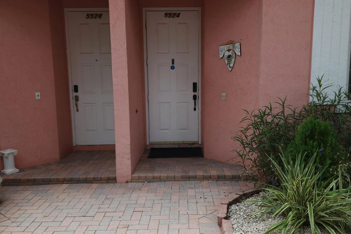 5524 Boynton Gardens Dr, Boynton Beach: photo 1 of 23
