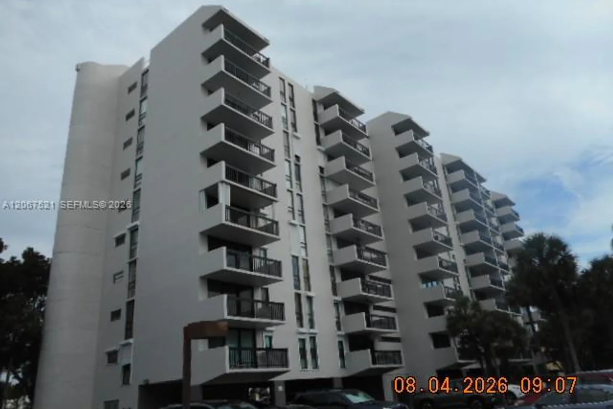 4800 Bayview Dr #802, Fort Lauderdale: photo 1 of 39