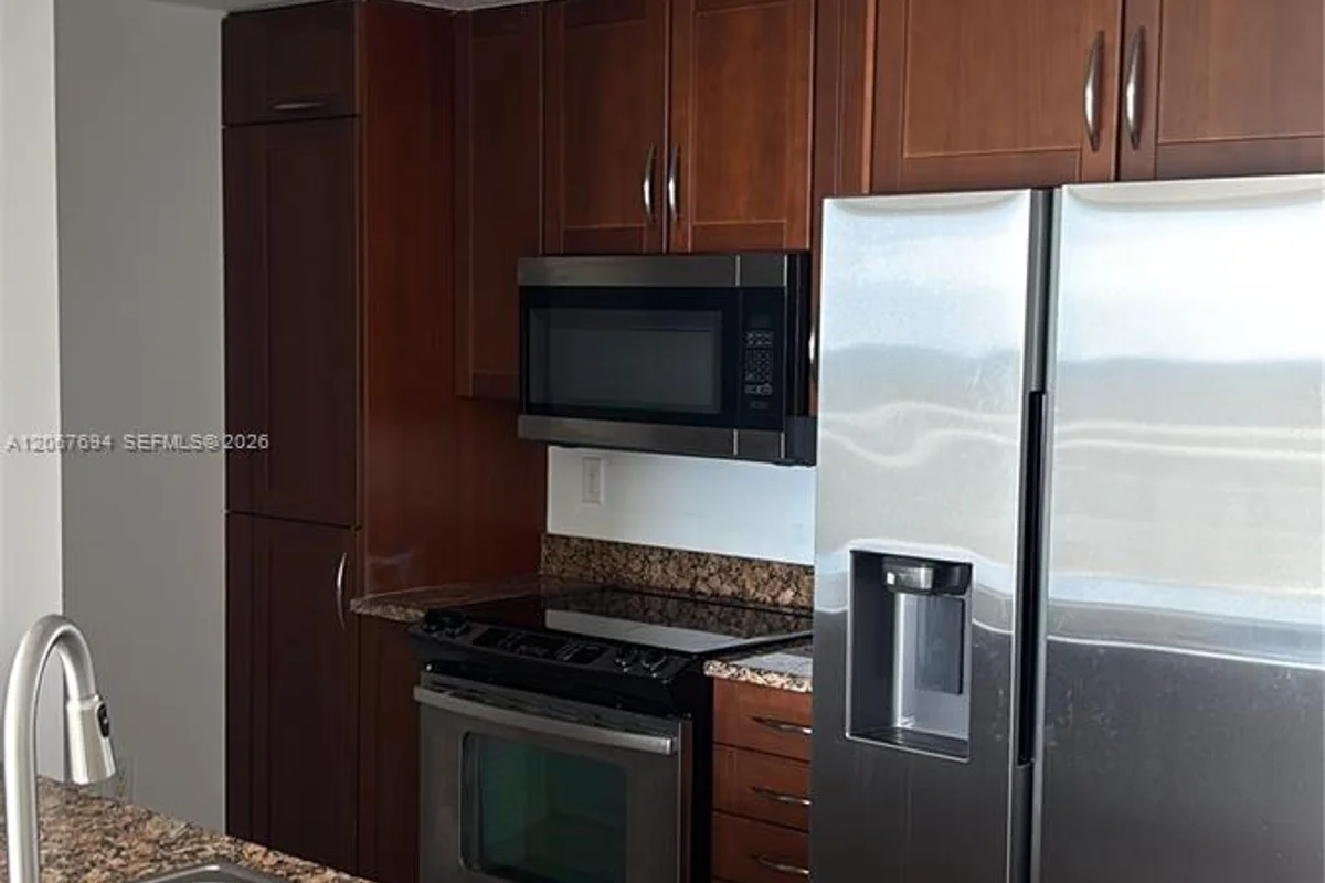 350 N Federal Hwy #1413, Boynton Beach: photo 1 of 10
