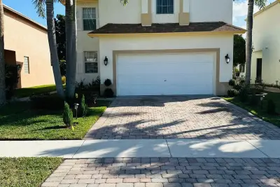 5780 Azalea Cir, West Palm Beach: photo 1 of 25