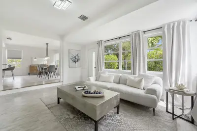 313 N 16th Ave N, Lake Worth Beach: photo 1 of 31
