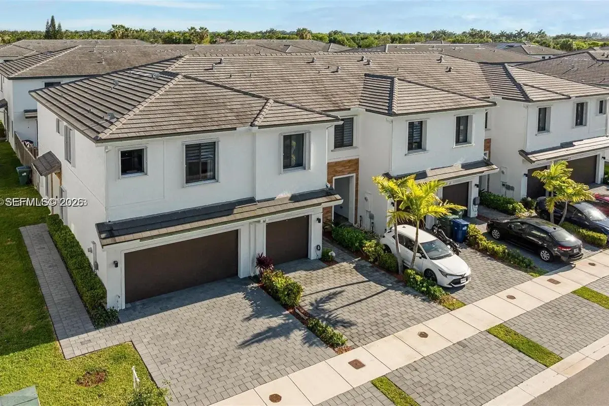 10934 SW 235th St, Homestead: photo 1 of 32