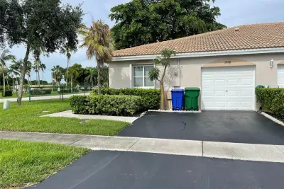1810 SW 114th Ter, Miramar: photo 1 of 19