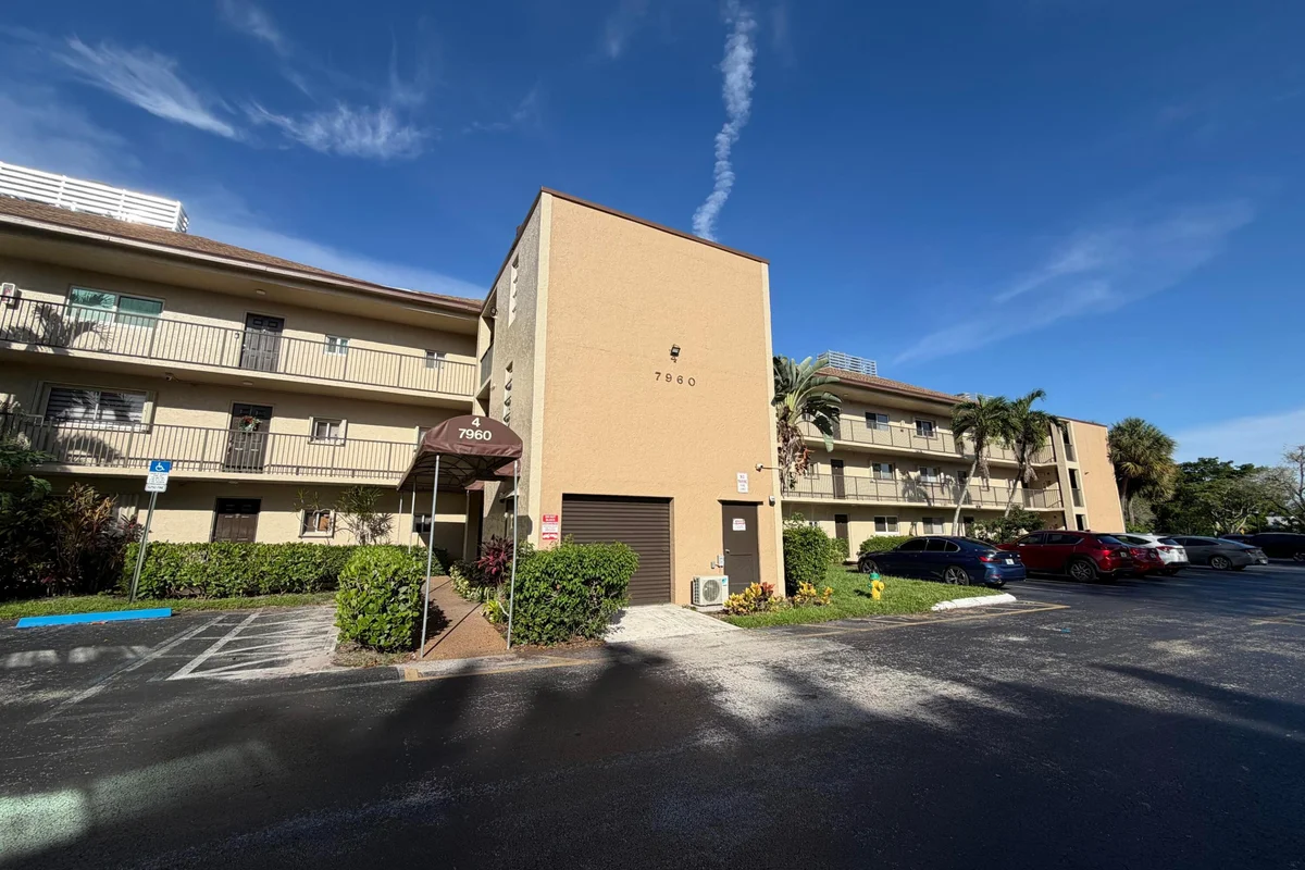 7960 NW 50th St #202, Lauderhill: photo 1 of 16