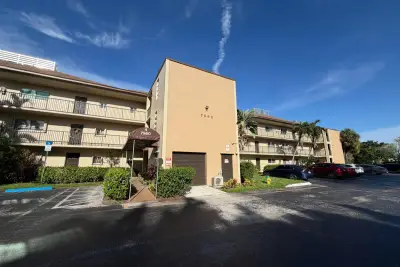7960 NW 50th St #202, Lauderhill: photo 1 of 16