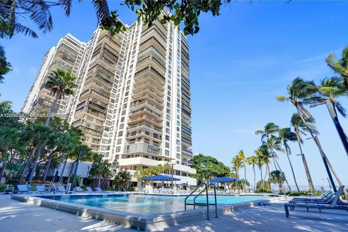 2333 Brickell Ave #307, Miami: photo 1 of 11