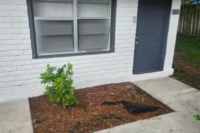 1669 W 27th St #B, Riviera Beach: photo 1 of 6