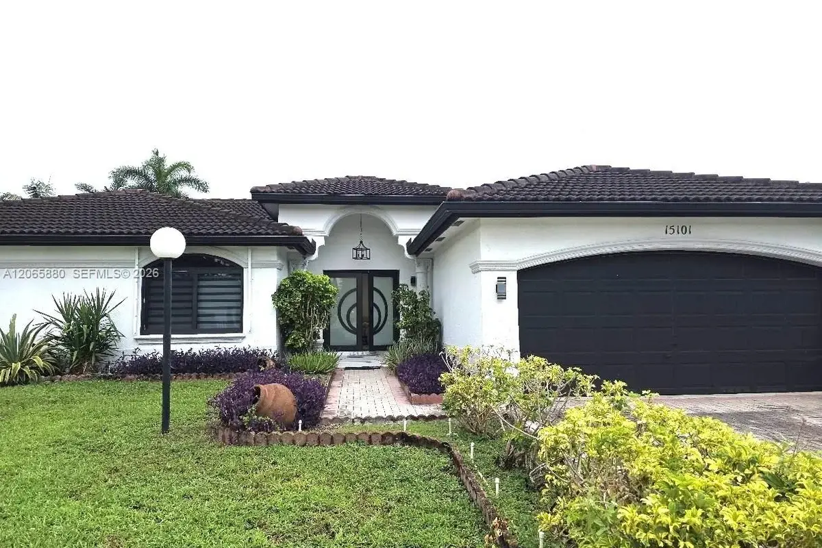 15101 SW 180th Ter, Miami: photo 1 of 37