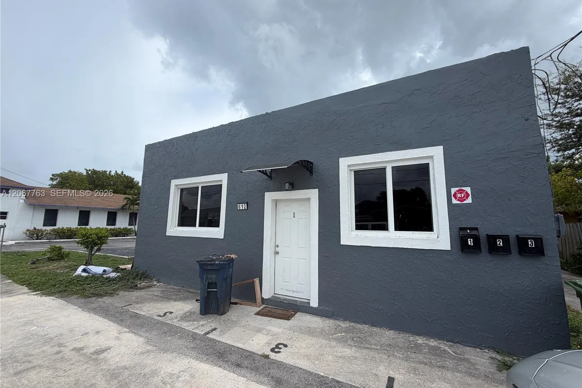612 NW 2nd Ave #1, Hallandale Beach: photo 1 of 1