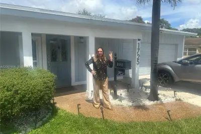 1725 NW 9th Ave, Fort Lauderdale: photo 1 of 12