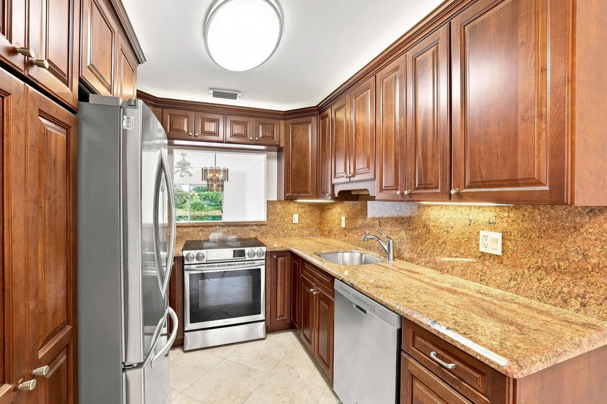 8829 Bella Vista Dr #282, Boca Raton: photo 1 of 43
