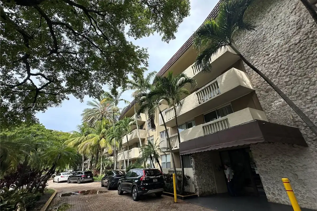1800 Sans Souci Blvd #426, North Miami: photo 1 of 16