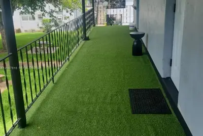 428 NE 82nd St #4E, Miami: photo 1 of 13