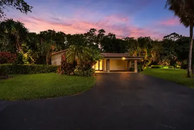 21195 Juego Cir #16-A, Boca Raton: photo 1 of 43