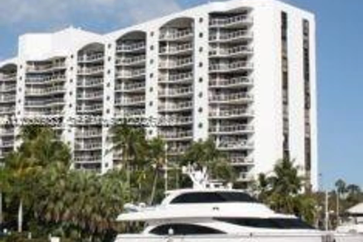 3610 Yacht Club Dr #514, Aventura: photo 1 of 59