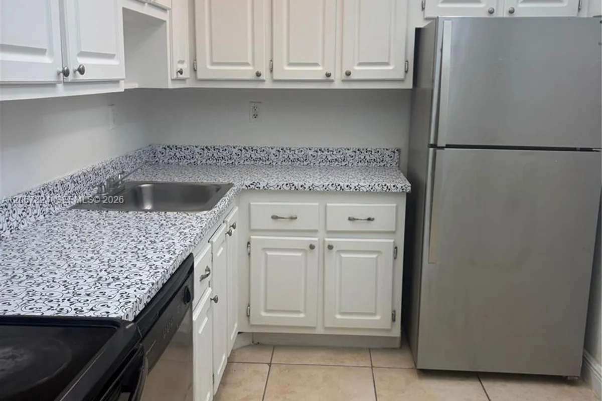 1805 Sans Souci Blvd #325, North Miami: photo 1 of 7