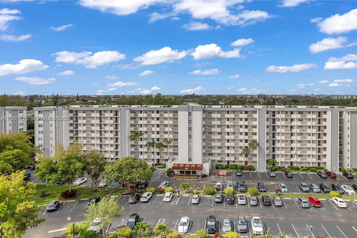 5900 NW 44th St #405, Lauderhill: photo 1 of 45
