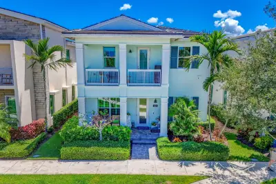 1026 Faulkner Ter, Palm Beach Gardens: photo 1 of 100