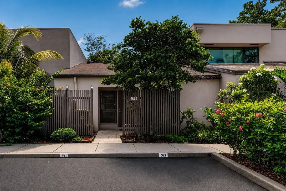 921 NW 122nd Ter, Pembroke Pines: photo 1 of 49