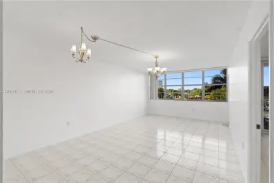 1351 NE Miami Gardens Dr #301E, Miami: photo 1 of 25