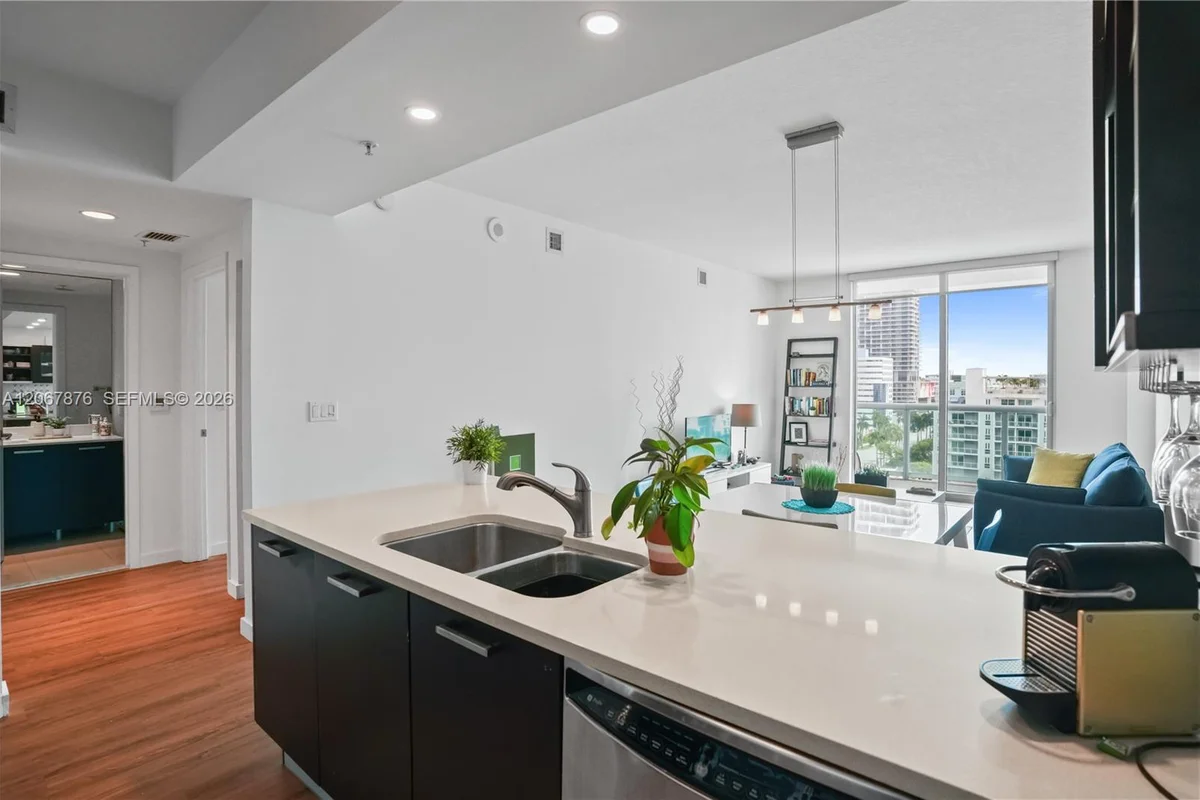 333 NE 24th St #1004, Miami: photo 1 of 27