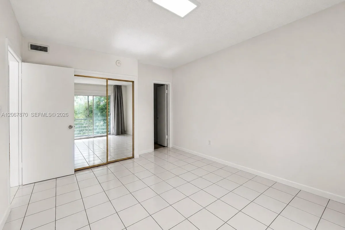 20200 NE 29th Ct #N214, Aventura: photo 1 of 9