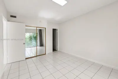 20200 NE 29th Ct #N214, Aventura: photo 1 of 9