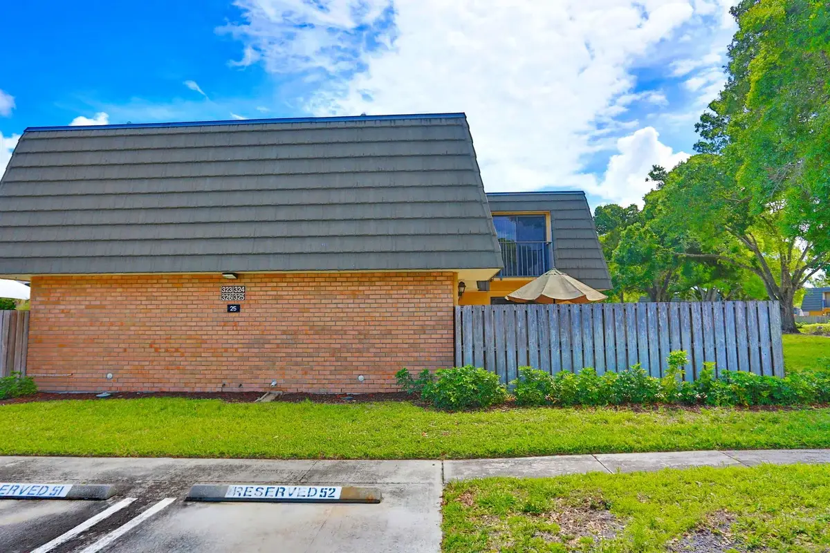325 3rd Way, West Palm Beach: photo 1 of 14