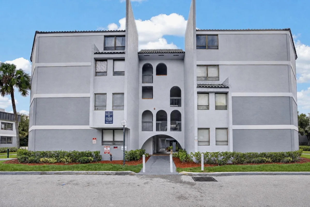 1900 N Congress Ave #201, West Palm Beach: photo 1 of 39