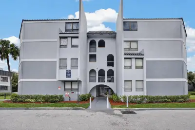 1900 N Congress Ave #201, West Palm Beach: photo 1 of 39