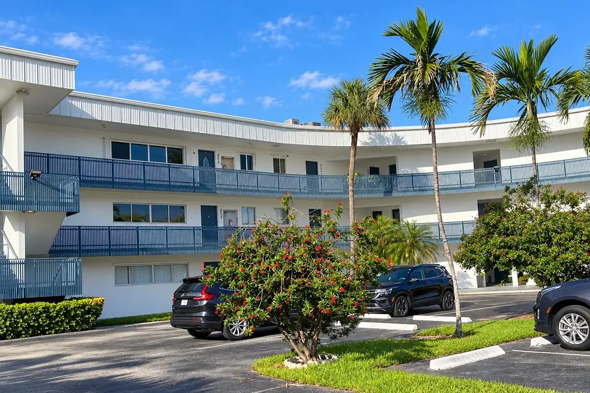 200 Waterway Dr S #105, Lantana: photo 1 of 4
