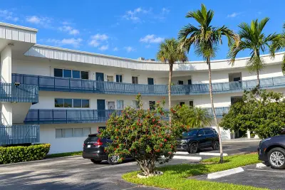 200 Waterway Dr S #105, Lantana: photo 1 of 4