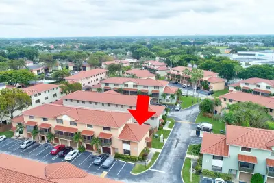 9874 Hammocks Blvd #108-49, Miami: photo 1 of 30