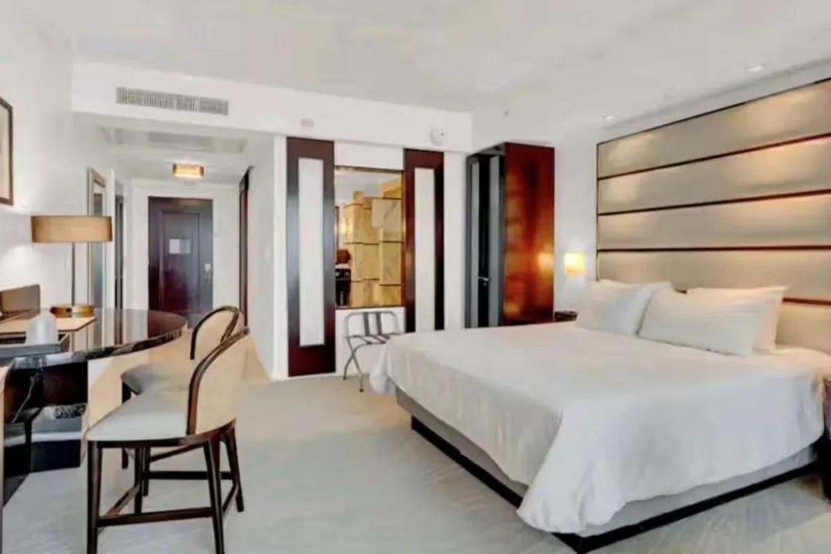 4391 Collins Ave #1913, Miami Beach: photo 1 of 27