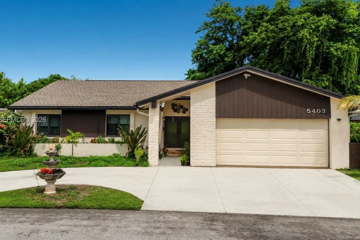 5403 Bayberry Ln, Tamarac: photo 1 of 26